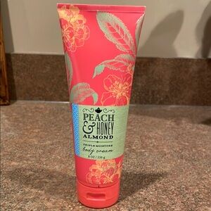 Bath & Body Works Peach & Honey Almond Body Cream